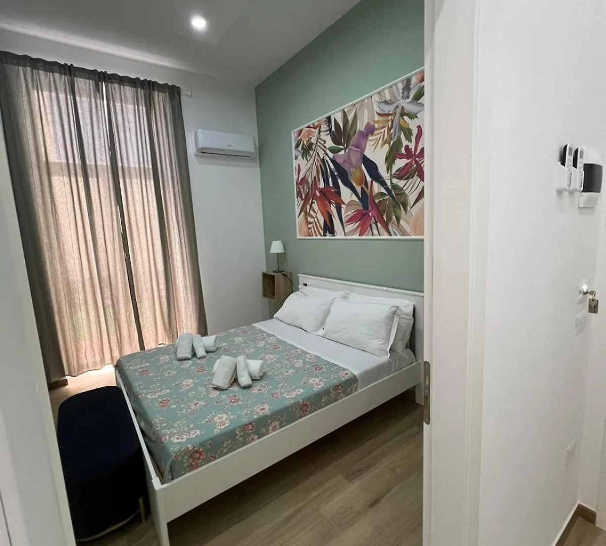 Vpm Rooms Central Train Station Naples