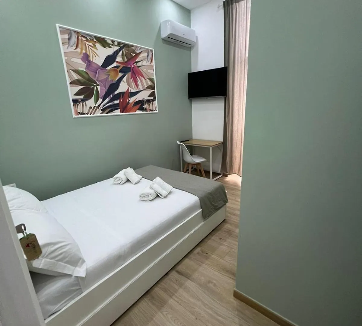 Vpm Rooms Central Train Station Naples