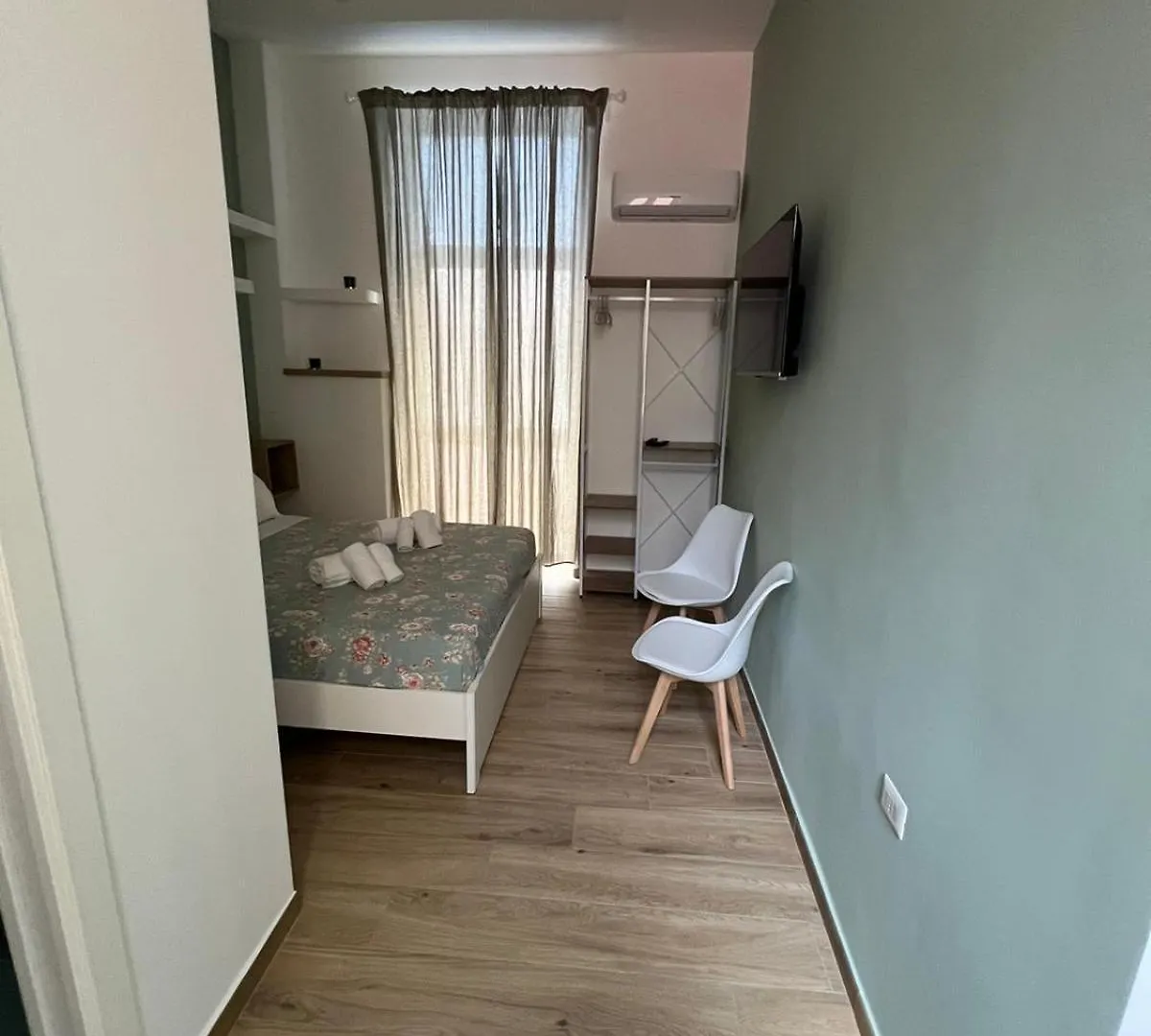 Vpm Rooms Central Train Station Naples