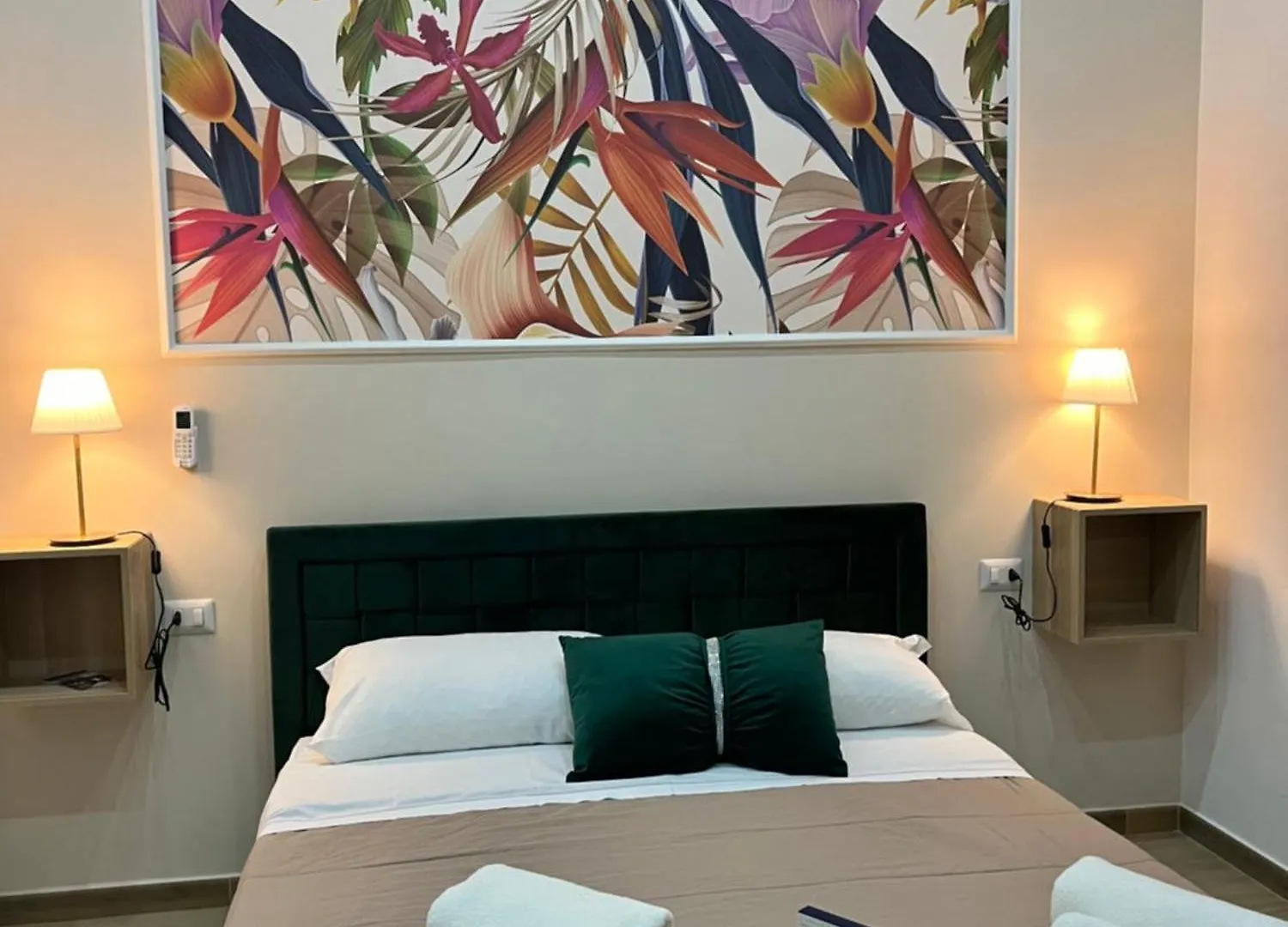 Vpm Rooms Central Train Station Naples Bed & Breakfast