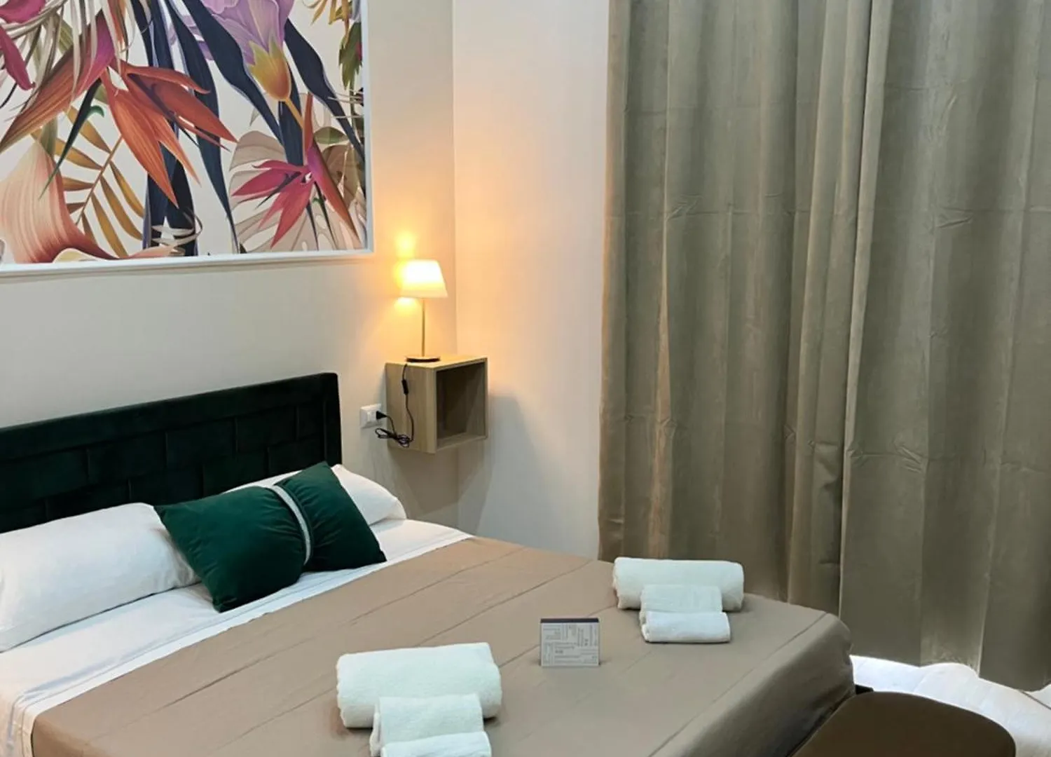 Vpm Rooms Central Train Station Naples Bed & Breakfast
